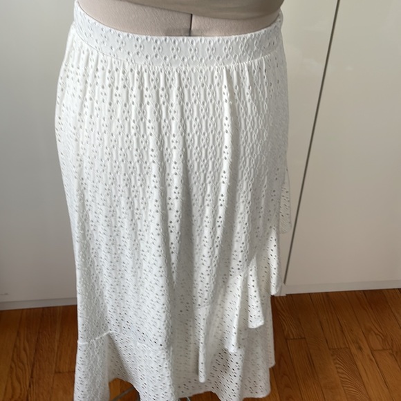 Lane Bryant Skirt in White Size-10/12 - Picture 5 of 14